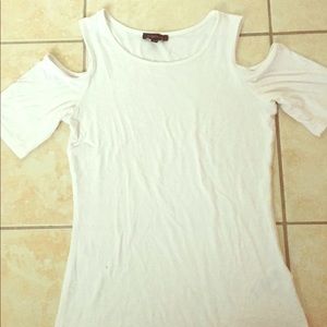 Dynamite white top with cut open shoulders